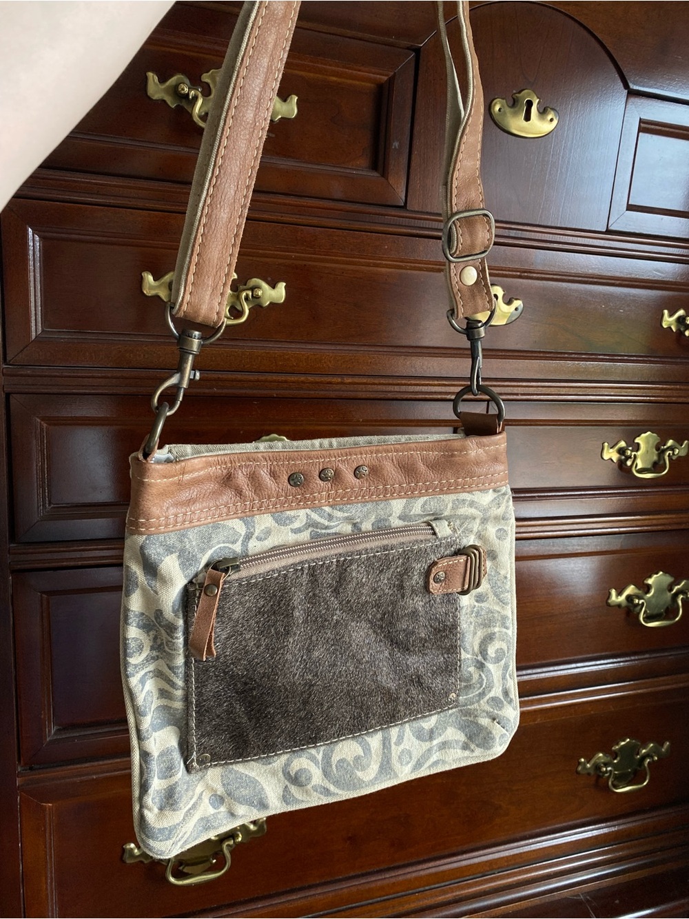 Myra crossbody bag